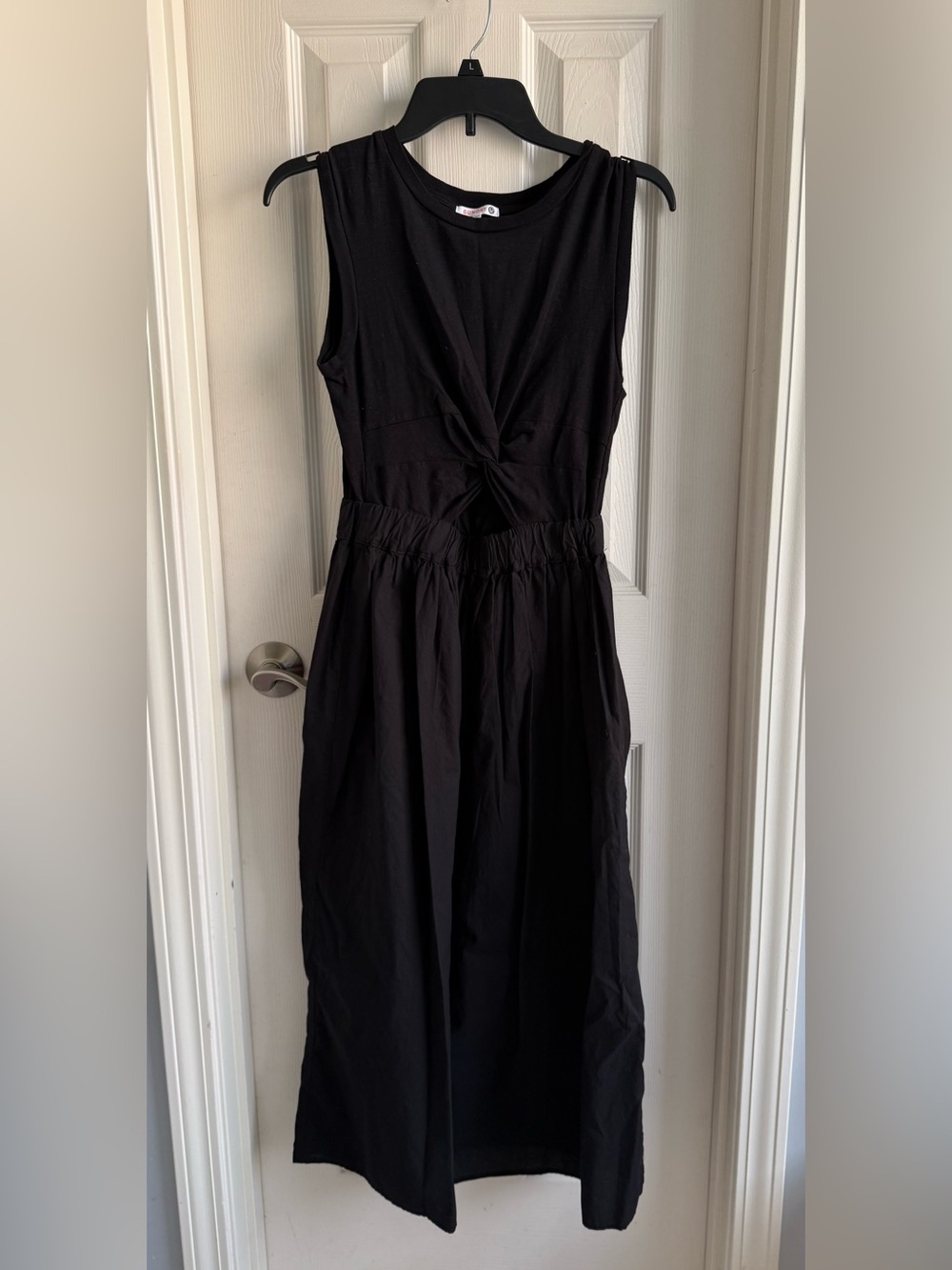 Black dress, midi, sleeveless, small
